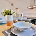 Mon Amour-chic-garage-fibre-rbnb Colmar