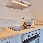 Apartament Mon Amour-chic-garage-fibre-rbnb *