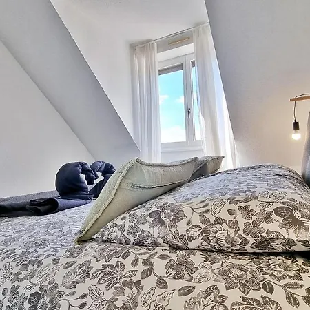 Apartment Mon Amour-chic-garage-fibre-rbnb