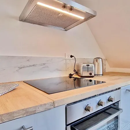 Apartment Mon Amour-chic-garage-fibre-rbnb *