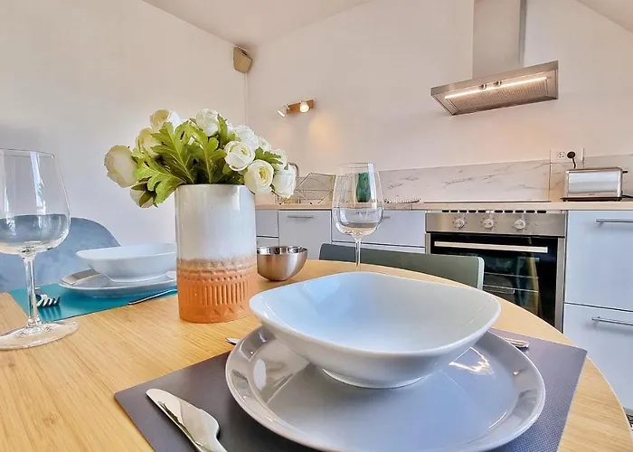 Mon Amour-chic-garage-fibre-rbnb 科尔马